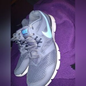 Nike Women's Gray Running Shoes